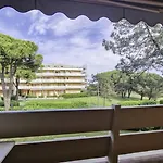 Lovely And Serene Flat Near Pluto Апартаменти